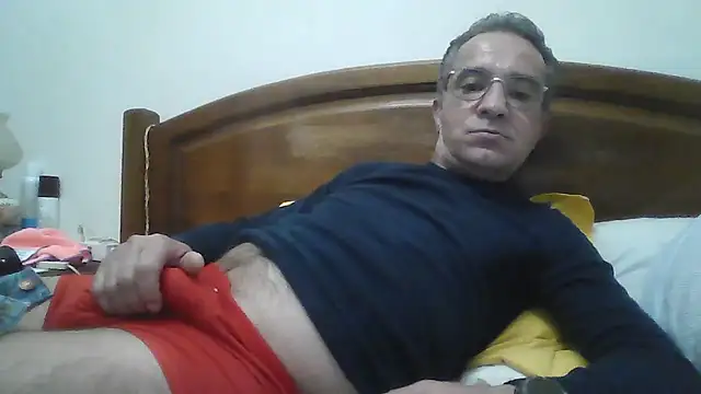 Snapshot of CarlosRocha73 chatting on May 2, 12:26 am CarlosRocha73 online show from May 2, 12:26 am