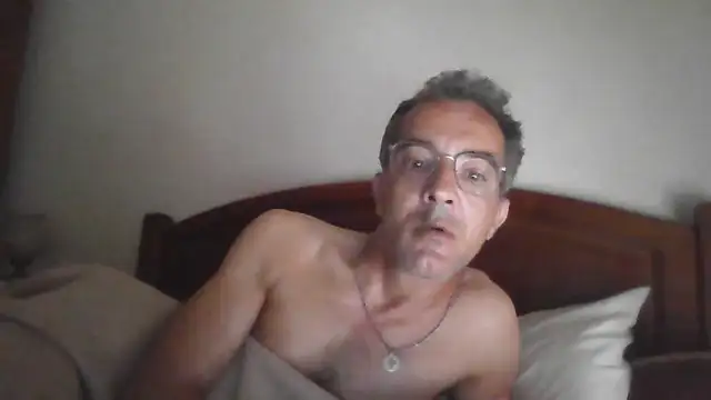 Snapshot of CarlosRocha73 chatting on June 17, 8:17 am CarlosRocha73 online show from June 17, 8:17 am