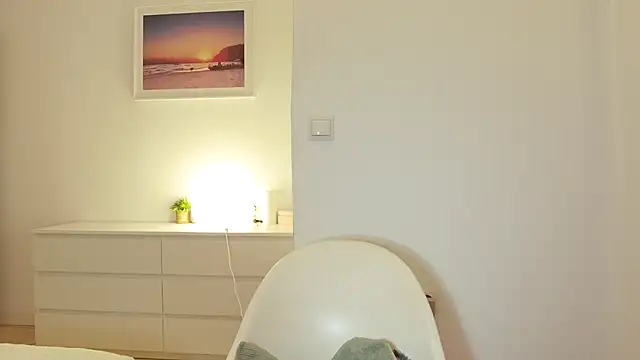 Snapshot of StracciaStella- chatting on January 7, 5:04 pm StracciaStella- online show from January 7, 5:04 pm