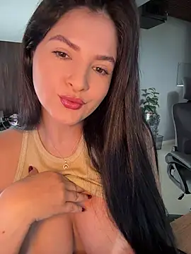 Snapshot of Carolina_Novoa chatting on October 23, 5:33 pm Carolina Novoa online show from October 23, 5:33 pm
