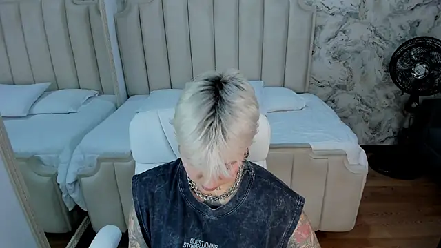 amy ink online show from October 18, 11:33 am