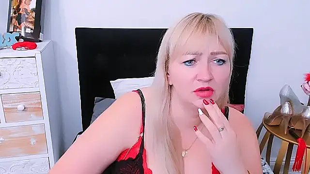 Snapshot of sweetMariina chatting on January 4, 6:09 am sweetMariina online show from January 4, 6:09 am