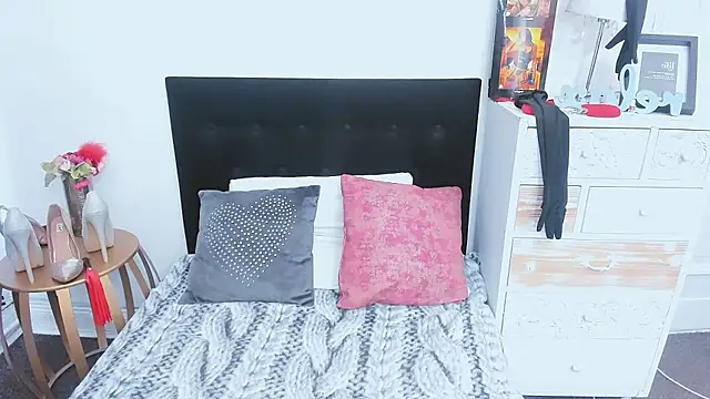 sweetMariina online show from April 2, 6:55 am