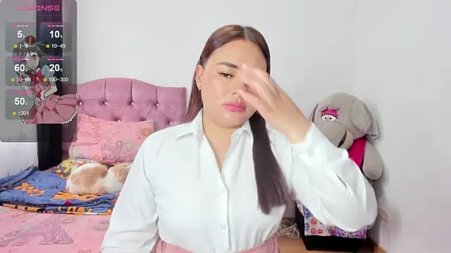 ReyleDoll online show from April 22, 10:00 pm