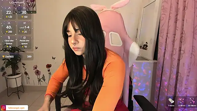 Snapshot of Fallengangel chatting on February 6, 2:22 am Fallengangel online show from February 6, 2:22 am