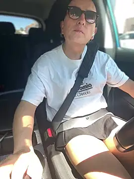 Chic desire online show from April 19, 11:20 am