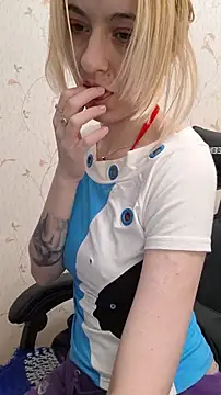 Snapshot of YogisticJuli666 chatting on January 14, 8:31 am YogisticJuli666 online show from January 14, 8:31 am