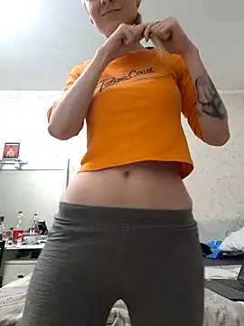 Snapshot of YogisticJuli666 chatting on January 27, 6:41 am YogisticJuli666 online show from January 27, 6:41 am