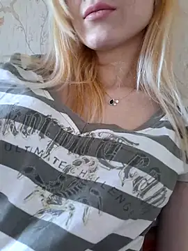 Snapshot of YogisticJuli666 chatting on February 21, 9:34 am YogisticJuli666 online show from February 21, 9:34 am