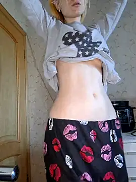 Snapshot of YogisticJuli666 chatting on February 25, 8:58 am YogisticJuli666 online show from February 25, 8:58 am