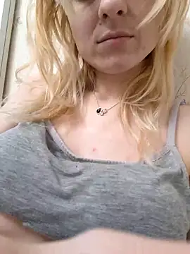 Snapshot of YogisticJuli666 chatting on March 7, 9:18 am YogisticJuli666 online show from March 7, 9:18 am