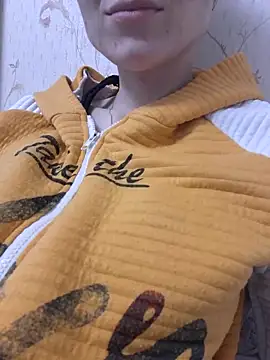 Snapshot of YogisticJuli666 chatting on March 13, 7:42 am YogisticJuli666 online show from March 13, 7:42 am