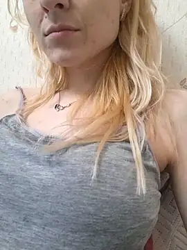 Snapshot of YogisticJuli666 chatting on March 13, 11:19 am YogisticJuli666 online show from March 13, 11:19 am