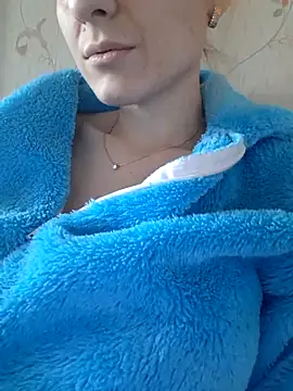 Snapshot of YogisticJuli666 chatting on March 19, 11:17 am YogisticJuli666 online show from March 19, 11:17 am