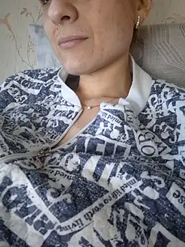 Snapshot of YogisticJuli666 chatting on March 21, 6:38 am YogisticJuli666 online show from March 21, 6:38 am