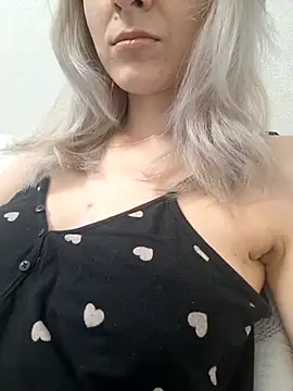 Snapshot of YogisticJuli666 chatting on September 30, 5:01 am YogisticJuli666 online show from September 30, 5:01 am