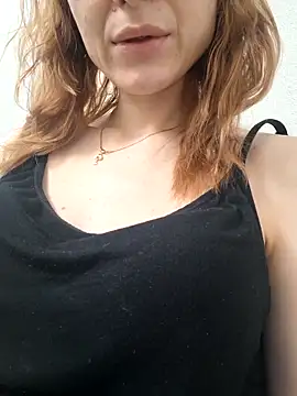 Snapshot of YogisticJuli666 chatting on December 15, 8:29 am YogisticJuli666 online show from December 15, 8:29 am