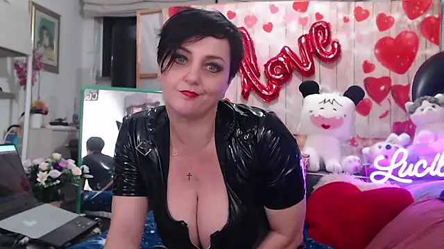 lucillabollente online show from February 12, 5:52 pm