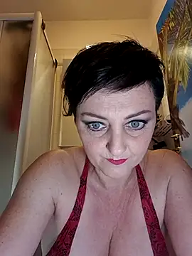 lucillabollente online show from April 16, 4:13 am