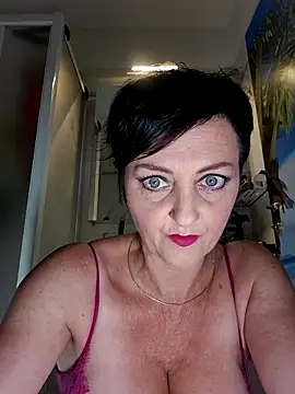 lucillabollente online show from June 28, 4:07 am