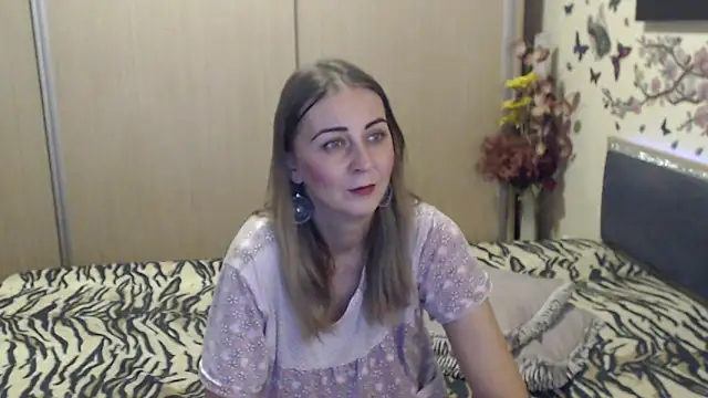 Snapshot of MirabelaSweet chatting on March 6, 11:39 am MirabelaSweet online show from March 6, 11:39 am