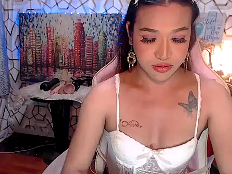AsianMariaTs online show from April 21, 2:12 pm