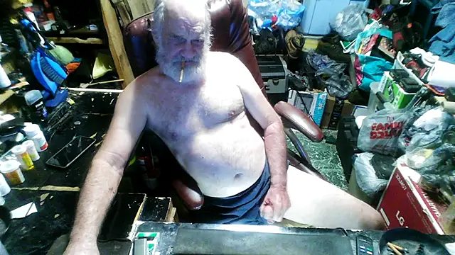 russtee online show from November 23, 4:18 pm