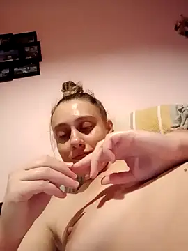 SexyAmanda32 online show from December 3, 7:11 pm