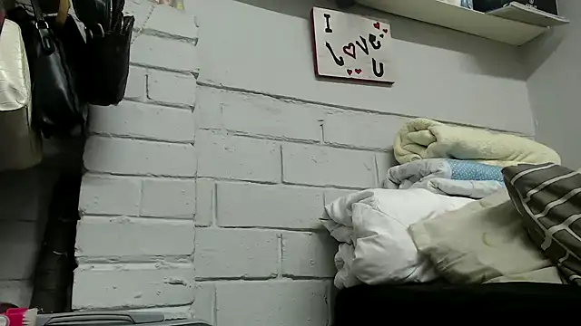 Snapshot of xTwerkingMistressx chatting on December 14, 4:18 am xTwerkingMistressx online show from December 14, 4:18 am