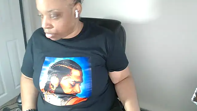 Sexymona1218 online show from July 23, 9:13 pm