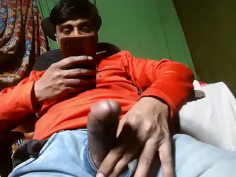 desiboy1101 online show from December 19, 2:13 pm