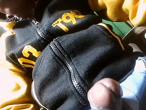 desiboy1101 online show from January 2, 3:37 am