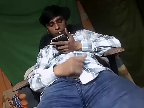 desiboy1101 online show from November 10, 1:32 pm