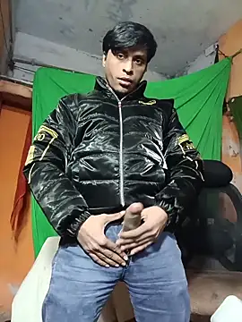 Snapshot of desiboy1101 chatting on January 18, 8:51 am desiboy1101 online show from January 18, 8:51 am