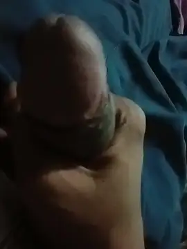 Snapshot of desiboy1101 chatting on February 14, 7:32 pm desiboy1101 online show from February 14, 7:32 pm