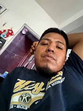 Snapshot of juliopantoja chatting on May 1, 12:04 am juliopantoja online show from May 1, 12:04 am