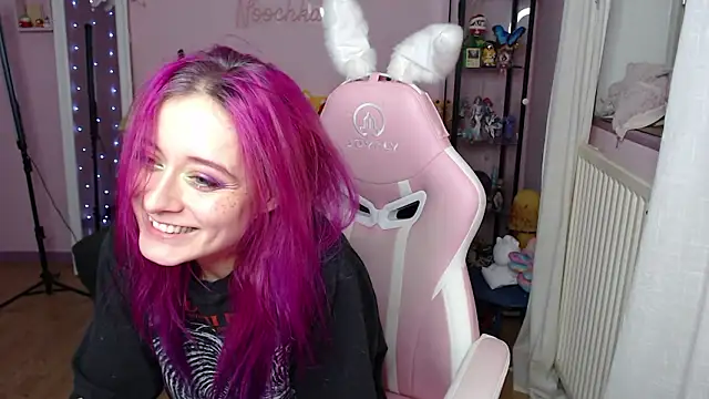 Snapshot of Noochka chatting on February 10, 7:07 pm Noochka online show from February 10, 7:07 pm