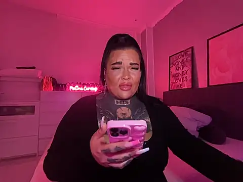  MelinaCurves  online show from February 10, 10:30 pm