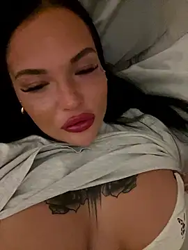  MelinaCurves  online show from January 9, 11:39 pm