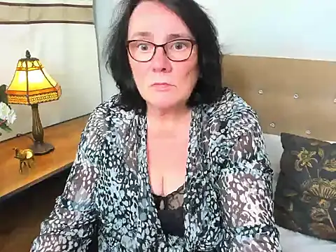 Snapshot of DorisDesire chatting on May 13, 5:54 pm DorisDesire online show from May 13, 5:54 pm