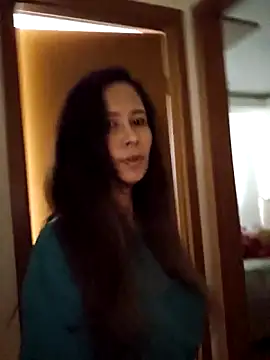 Leilacharlotte online show from February 28, 12:50 pm