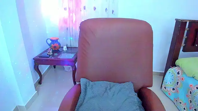 BrianaGarner online show from December 14, 4:51 am