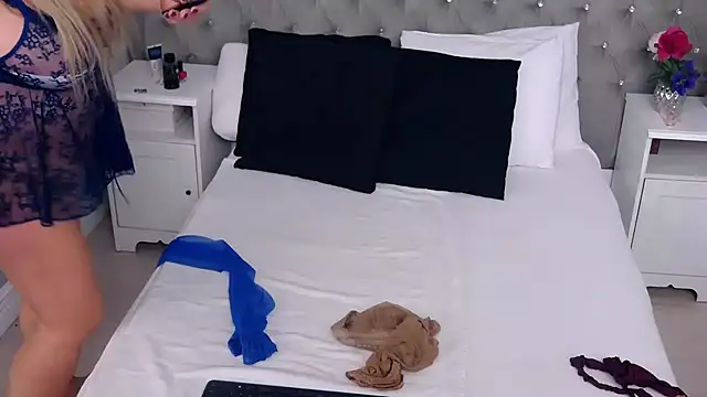 VoluptuousLeona online show from March 19, 3:41 am