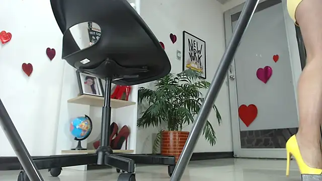 carieBelle1 online show from February 21, 12:06 pm