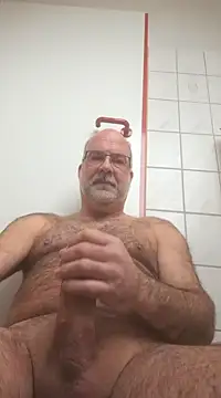 Snapshot of AnnakondaHF chatting on January 4, 10:05 am AnnakondaHF online show from January 4, 10:05 am