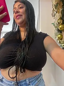 emilyjohanson online show from December 30, 2:51 pm