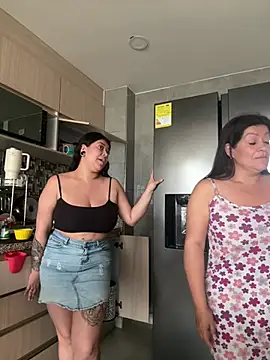 emilyjohanson online show from February 18, 1:22 pm