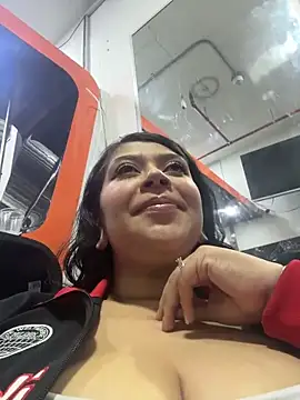 emilyjohanson online show from April 1, 5:43 pm