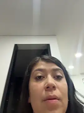 emilyjohanson online show from April 23, 6:32 pm