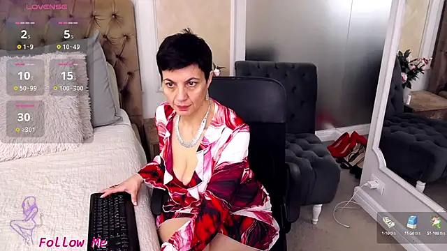 BustyPenellope online show from March 5, 3:40 am